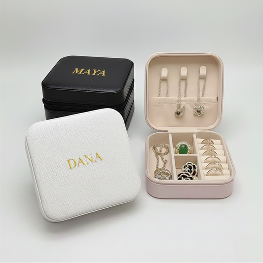 תיק יוקרתי לתכשיטים עם חריטת שם אישית